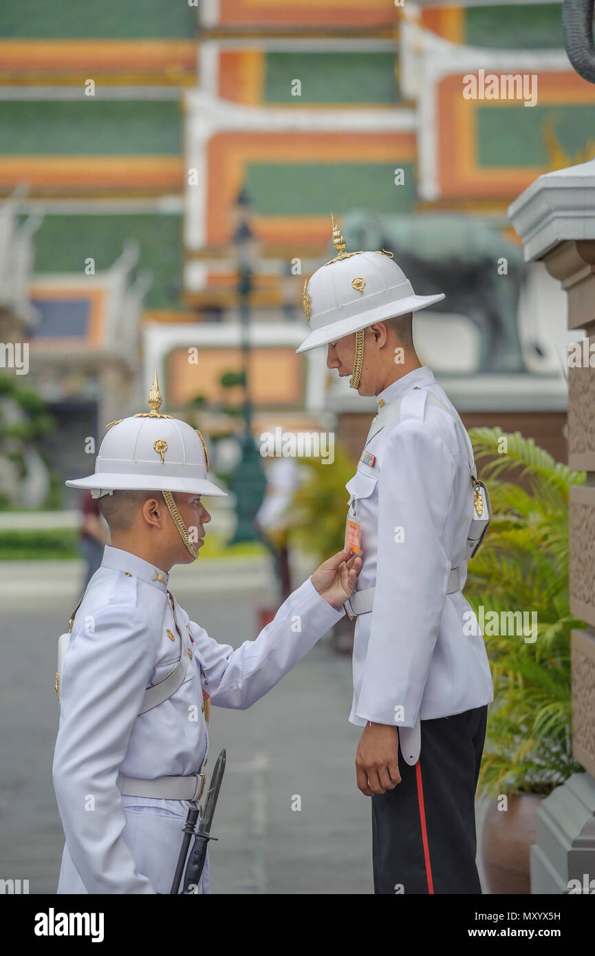 Le protezioni presso il Palazzo Reale di Bangkok, Tailandia Foto Stock