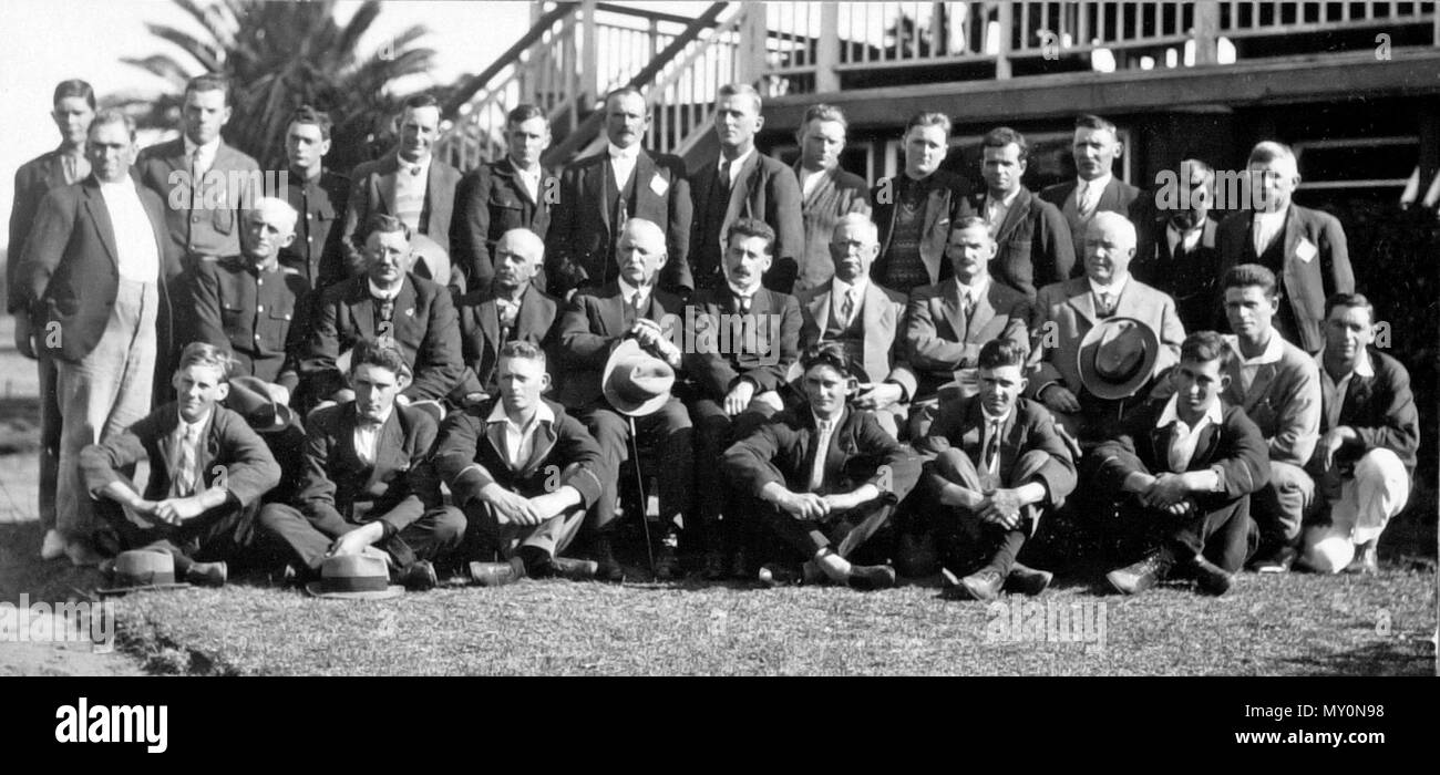 Maiale classe di istruzioni Gatton College, 1928. Il Queensland College agricola è stata fondata nel 1896 come un combinato Agricultural College e la fattoria sperimentale. Il collegio è stato somministrato dal dipartimento dell'agricoltura. Esso è stato formalmente inaugurato dal governatore del Queensland, Signore Lamington, il 9 luglio 1897. Il primo ingresso di 23 studenti hanno trascorso tre giorni a settimana nella classe e tre giorni di lavoro sulla fattoria sperimentale. Nel 1921 è stata trasferita al Dipartimento della Pubblica Istruzione (dal 1964 il dipartimento dell educazione). Tra il 1942 e il 1944 i 85 ettari del collegio è stata usata da Foto Stock