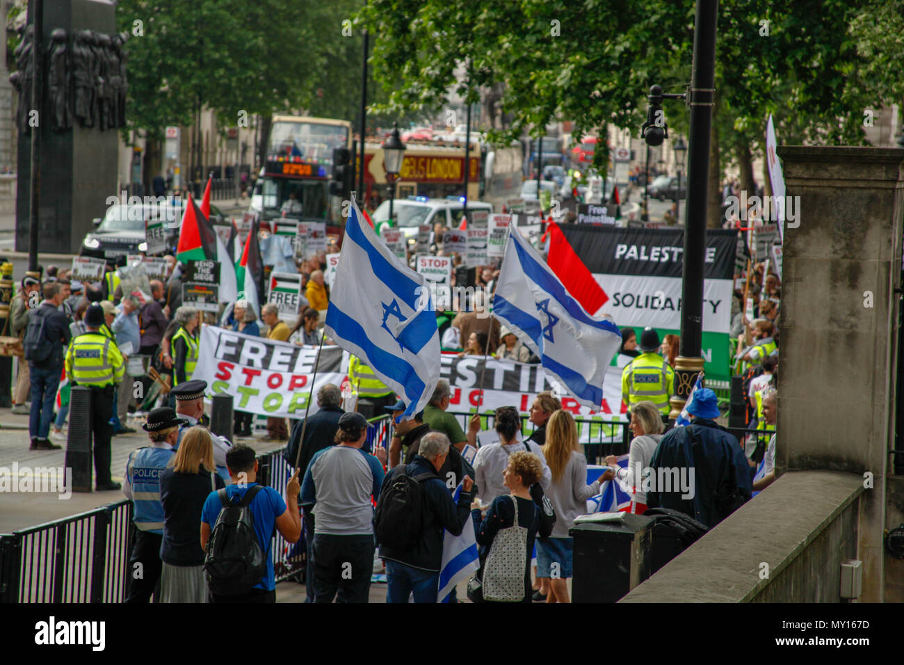Londra, Regno Unito. 5 Giugno, 2018. Contatore israeliano-demo alla protesta per liberare la Palestina Credito: Alex Cavendish/Alamy Live News Foto Stock