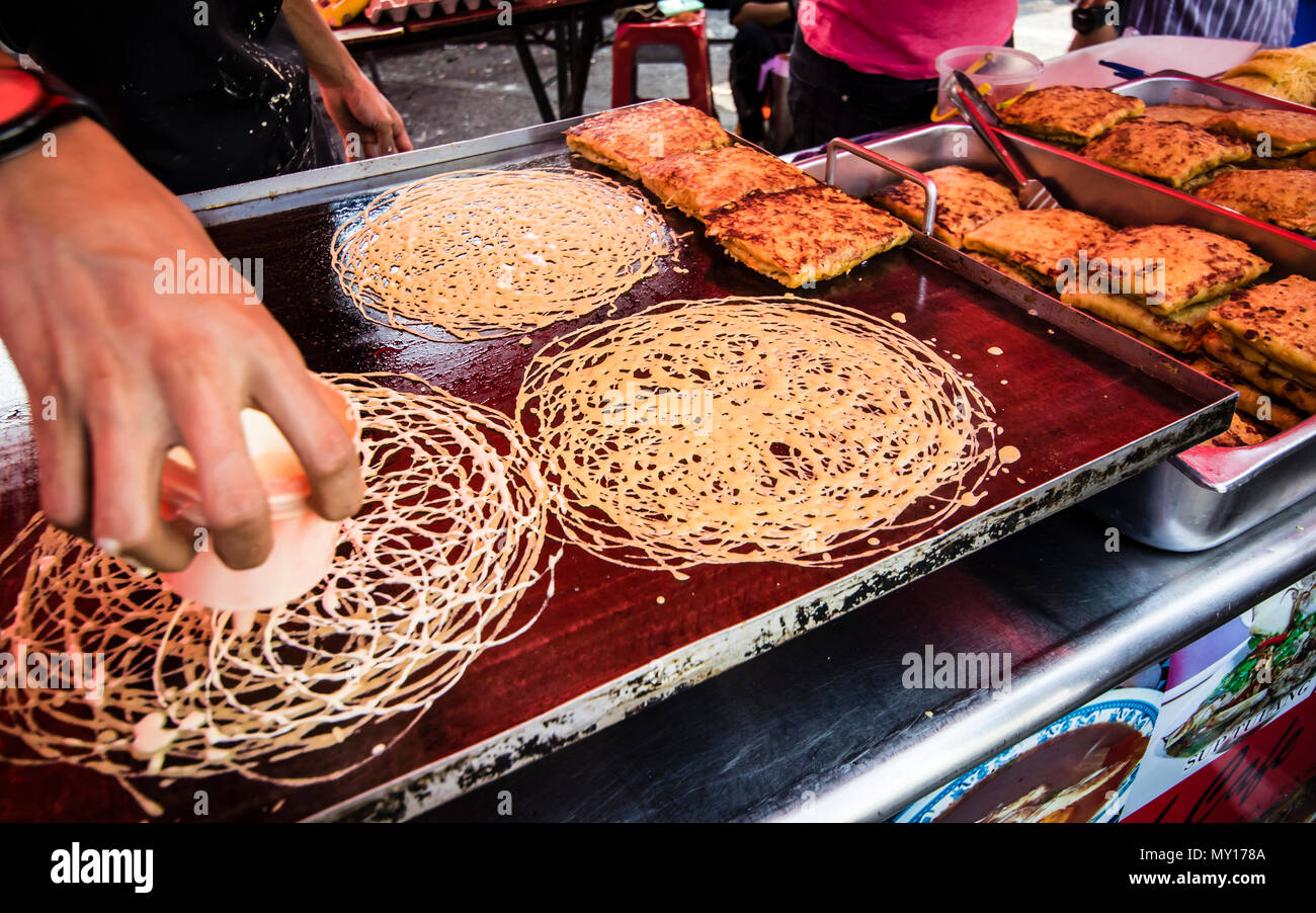 Kuala Lumpur, Malesia. 5 Giugno, 2018. Il Ramadan bazaar street food si rivolge al pubblico e i musulmani per rottura veloce al tramonto di Kuala Lumpur in Malesia a giugno 5th, 2018. Credito: Danny Chan/Alamy Live News Foto Stock