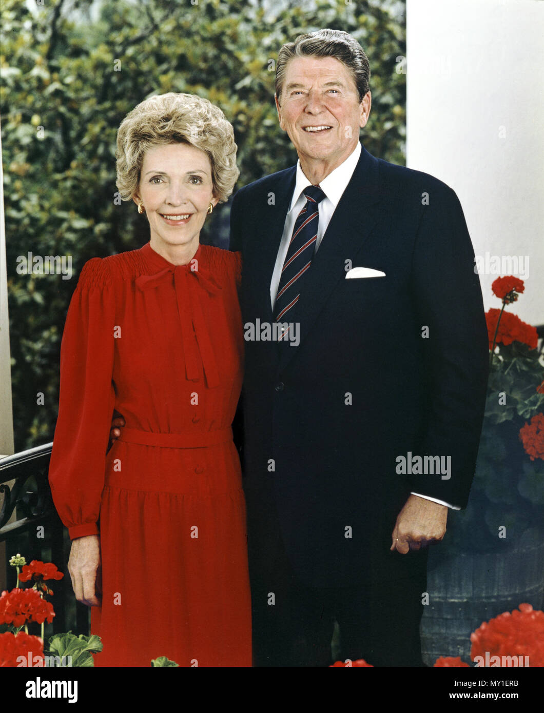 6/3/1985 ritratto ufficiale del Presidente Reagan e Nancy Reagan Foto Stock