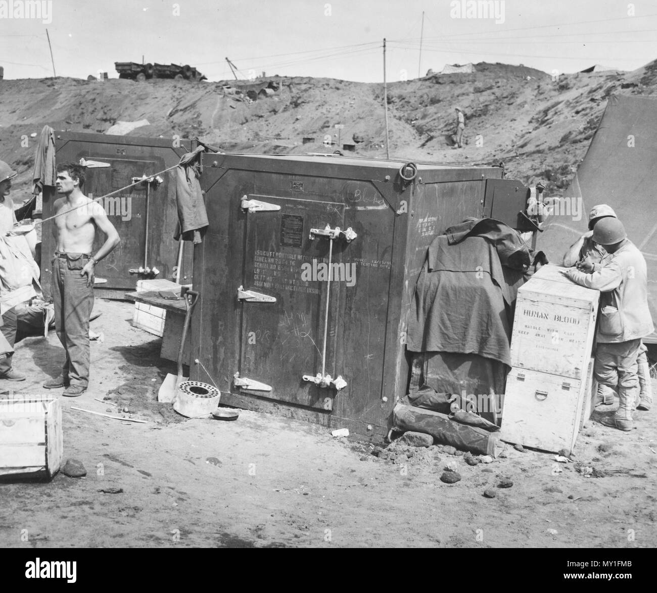 Gruppi frigoriferi mantenere il sangue alla desiderata temps sull'inferno di un'isola di Iwo Jima Foto Stock