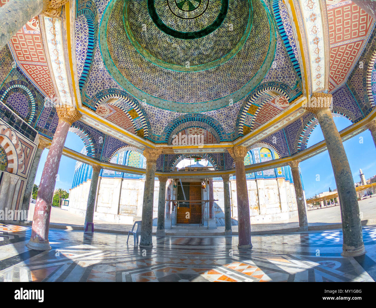 I dettagli architettonici e colorati di ceramica, piastrelle a mosaico a Cupola della roccia, il Monte del Tempio, il terzo luogo più sacro per l'Islam. Gerusalemme, Israele Foto Stock