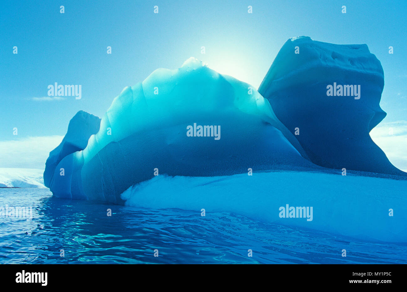 Treibende Eisberge, Peterman Island, Antarktis | vaganti iceberg, Petermann Island, Antartico Foto Stock