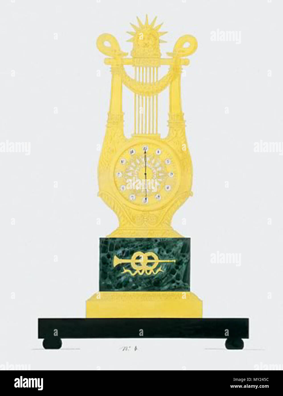 . Inglese: acquerello, gouache e penna e inchiostro su carta vergata. Numerati: 4. Dimensioni: 66 cm. da 48,8 cm. Per essere eseguita in bronzo dorato e verde antiquo e marmo nero; smalto-set bronzo dorato dial. L'orologio contenuto entro la base della lira che ha terminali di Swan per i suoi bracci sospensione di un swag nella parte anteriore delle stringhe è presieduta da un radiati Apollo maschera; lo zoccolo con tromba e interlacciato ghirlanda; montaggio sollevata sul marmo nero piattaforma. Apollo, uno dei dodici dèi dell Olimpo, il Pantheon più alta nel mondo classico, realizzato il greco classico spirito, il razionale, nobile e LIBE Foto Stock