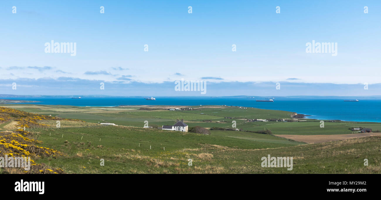 Dh Petroliere ancoraggio flusso SCAPA ORKNEY Supertankers ancorato in Scozia il trasferimento di carburante Orphir Foto Stock