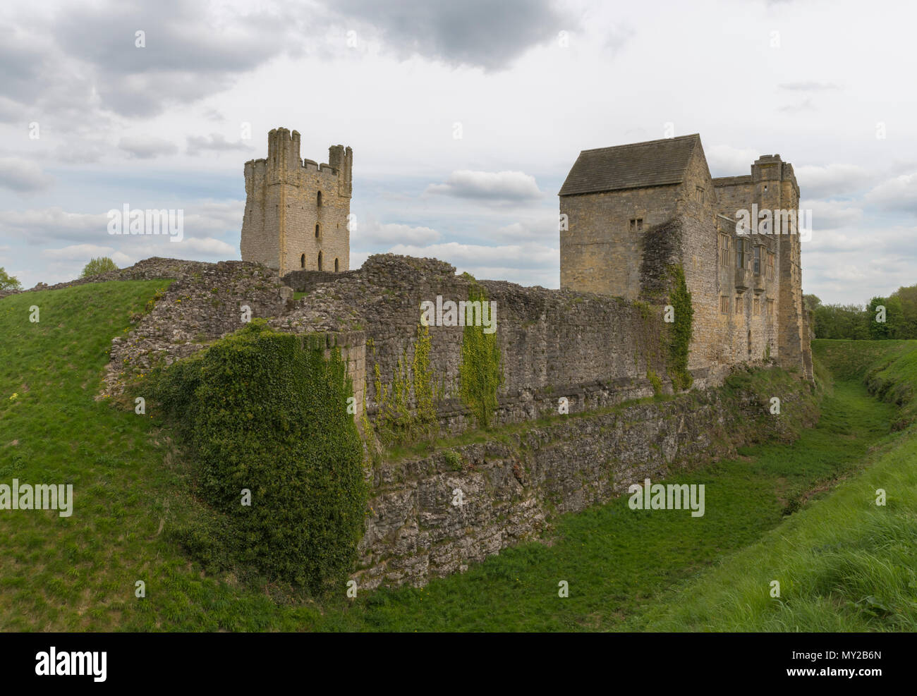 Castello di Helmsley, Helmsley, North Yorkshire Moors, North Yorkshire, Inghilterra Foto Stock