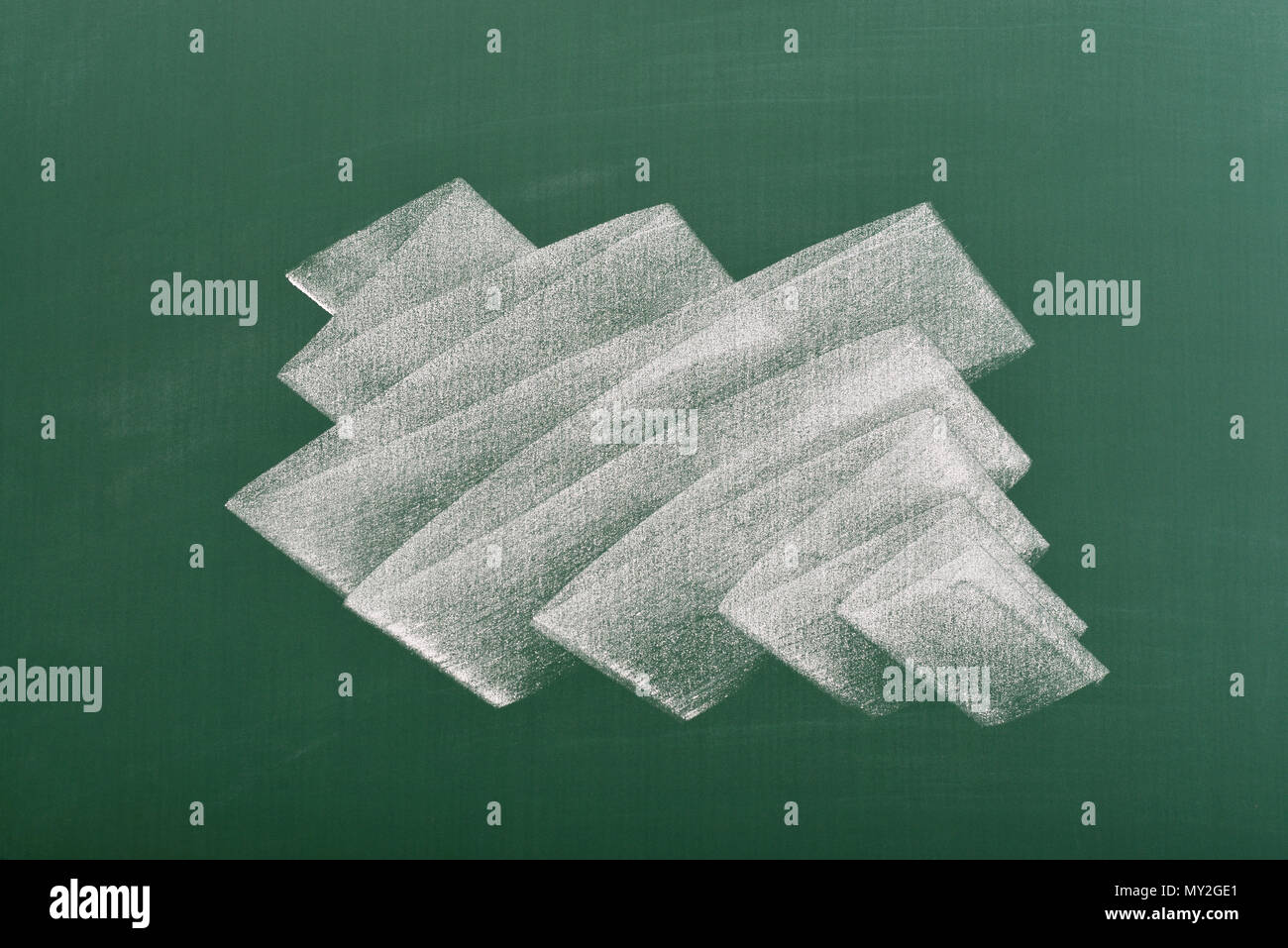 Un nastro Banner sulla lavagna verde o la scuola di Blackboard Foto Stock