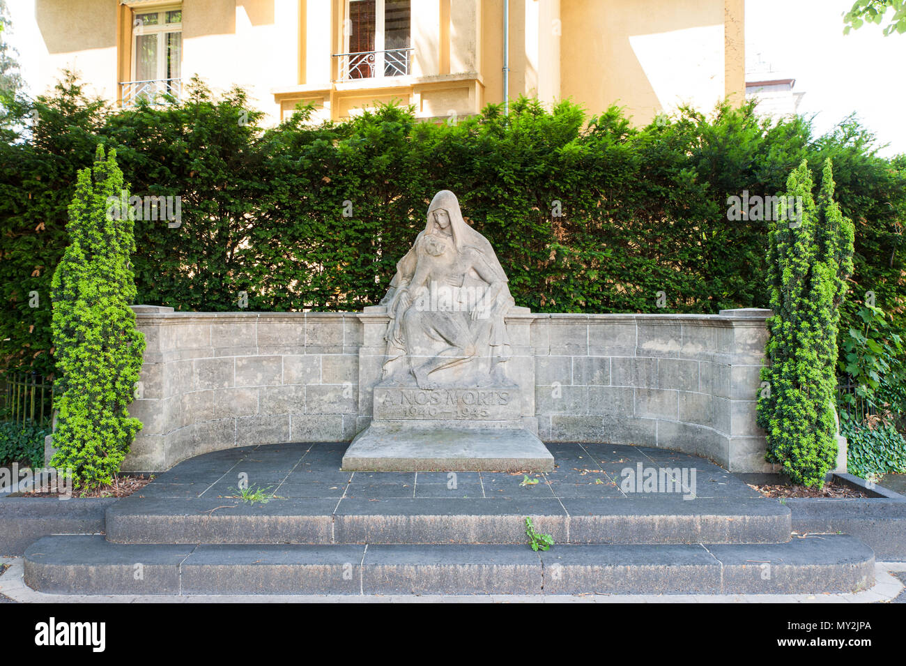 Storico, Fatima le sculture nel giardino della chiesa di San Giuseppe a Lussemburgo Foto Stock