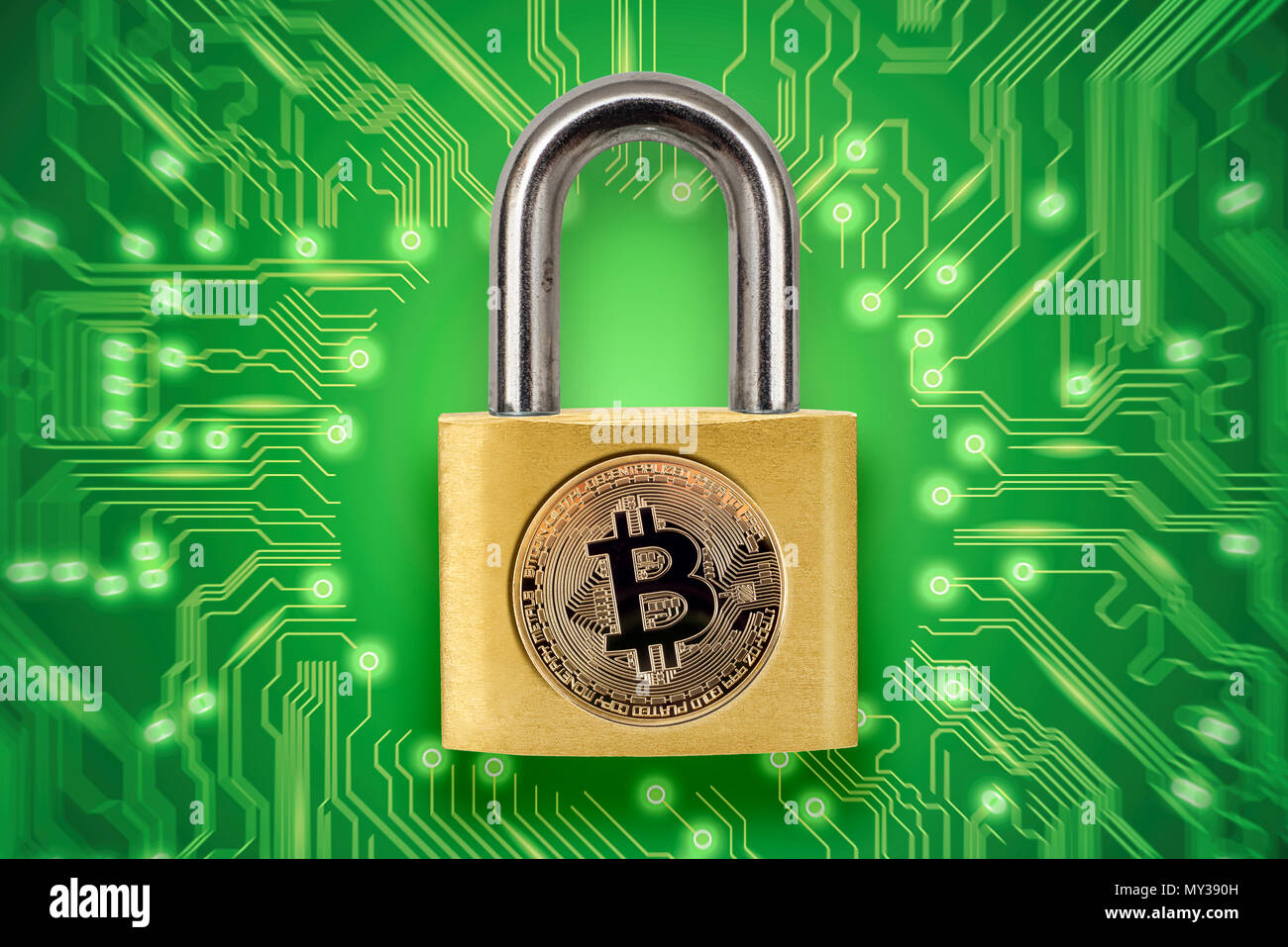 Rotto il lucchetto con logo bitcoin. Quadro concettuale illustrante crypto valuta l'hacking e il furto. Foto Stock