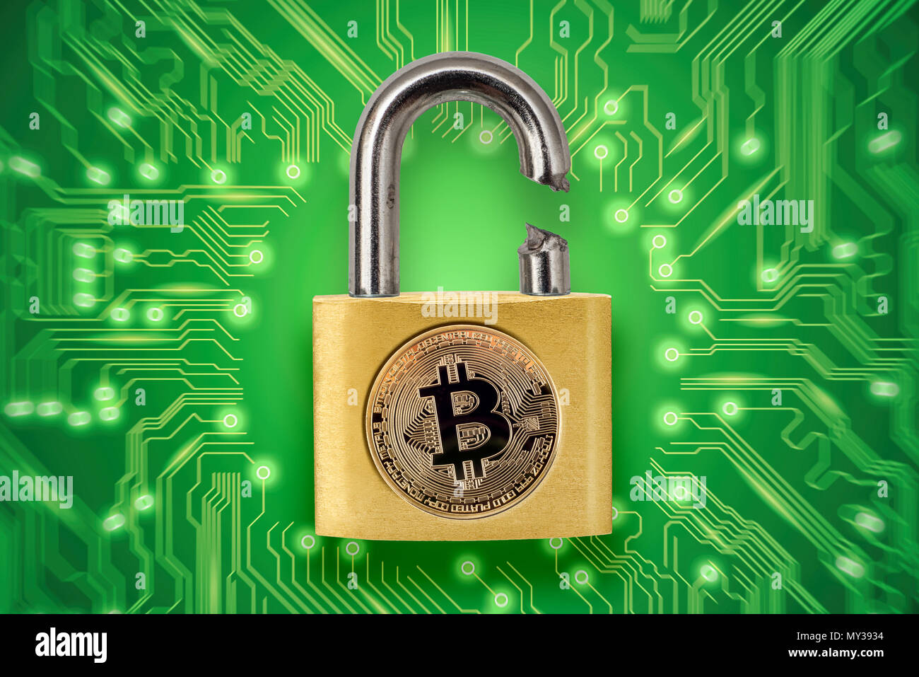 Rotto il lucchetto con logo bitcoin. Quadro concettuale illustrante crypto valuta l'hacking e il furto. Foto Stock