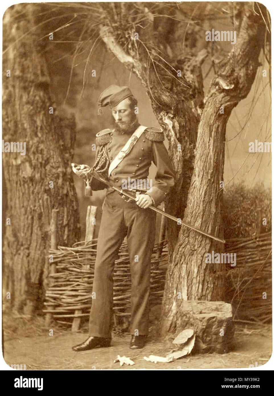 . Polski: Jan Zamoyski jako Pan Tadeusz . lata 70. XIX wieku. Walery Rzewuski (1837-1888) Descrizione fotografo polacco Data di nascita e morte 14 Aprile 1837 18 Novembre 1888 Luogo di nascita e morte Cracovia Cracovia posizione di lavoro autorità di Cracovia controllo : Q9370510 VIAF: 23250121 ULAN: 500070574 LCCN: N83059148 GND: 130550043 WorldCat 557 Walery Rzewuski - Jan Zamoyski jako Pan Tadeusz Foto Stock