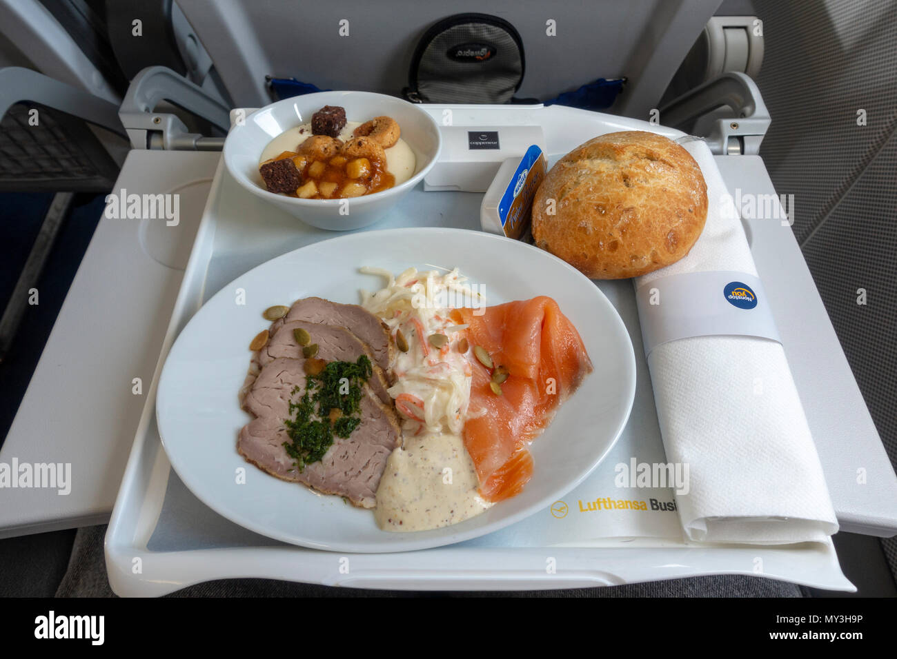 La Business Class pranzo offerto sui voli Lufthansa da Dubrovnik a Monaco di Baviera in aprile 2018/ Foto Stock