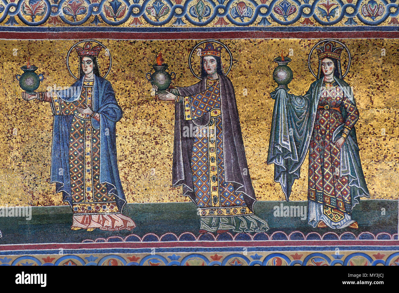 Il saggio di vergini - dettaglio del mosaico medievale - Basilica di Santa Maria in Trastevere, Roma Foto Stock