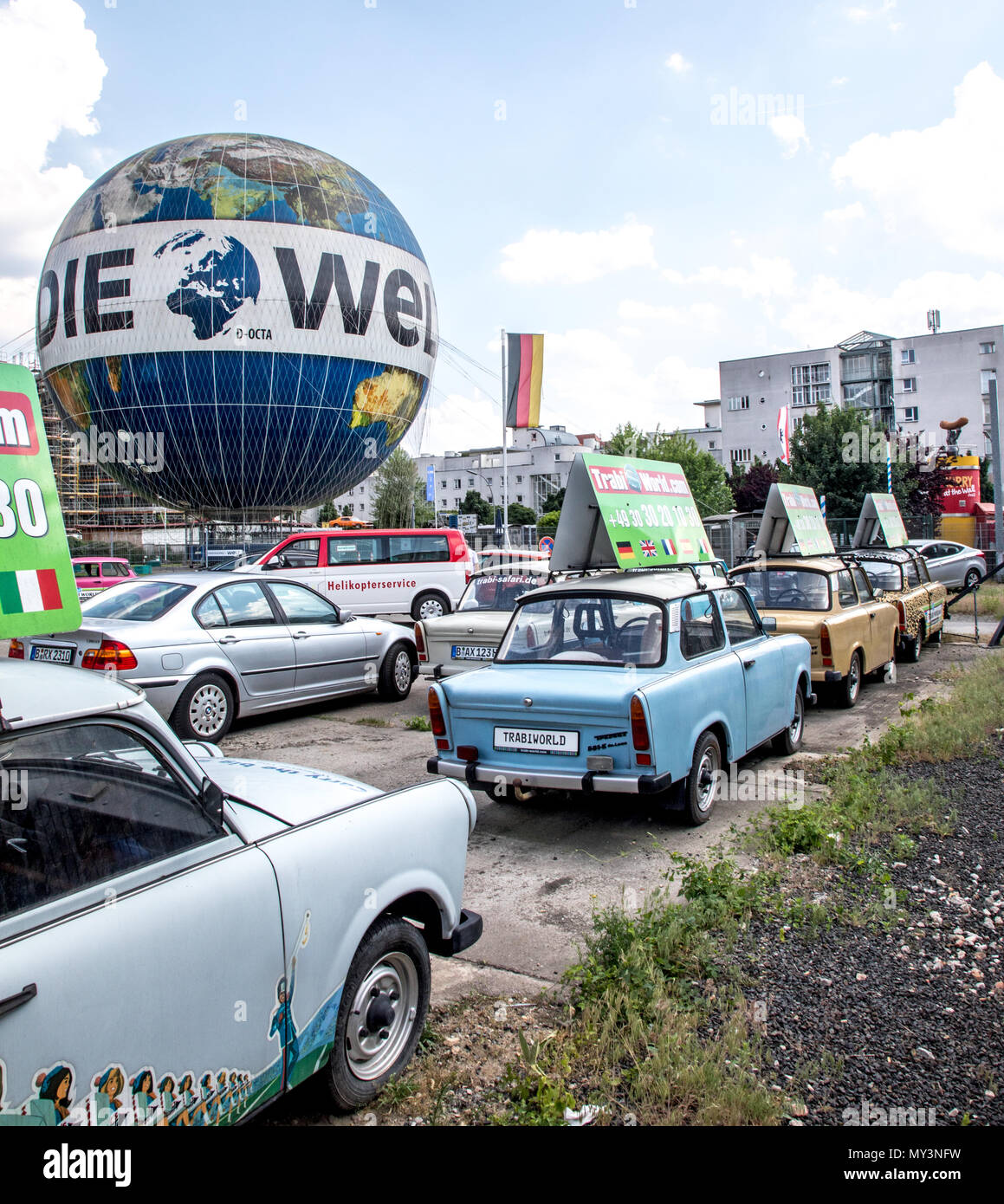 Trabant Mondo Berlino Germania Foto Stock