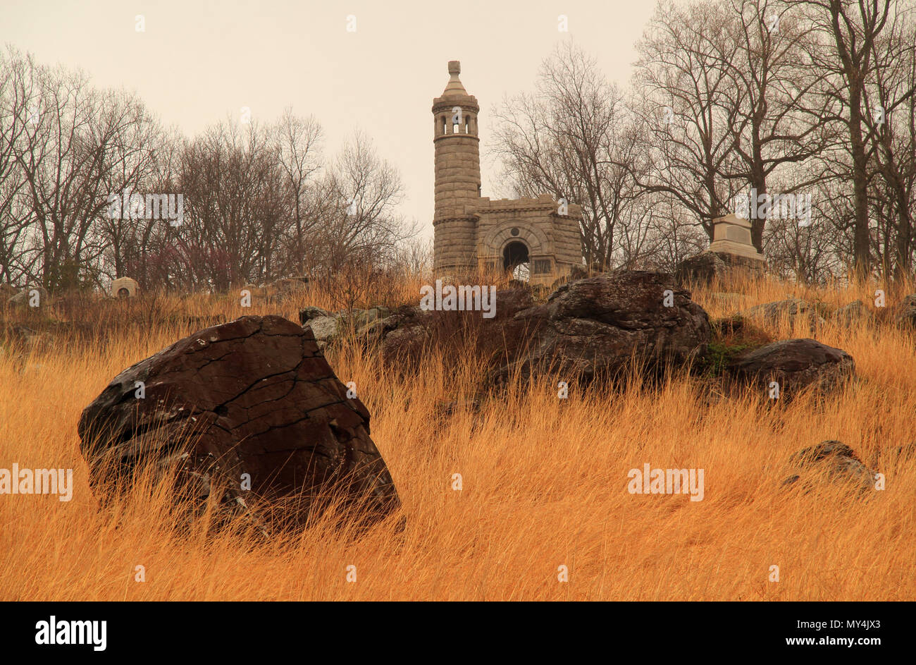 La 12th & 44th New York volontari un monumento al Little Round Top è uno delle più elaborate memoriali situato nel Parco Militare Nazionale di Gettysburg Foto Stock