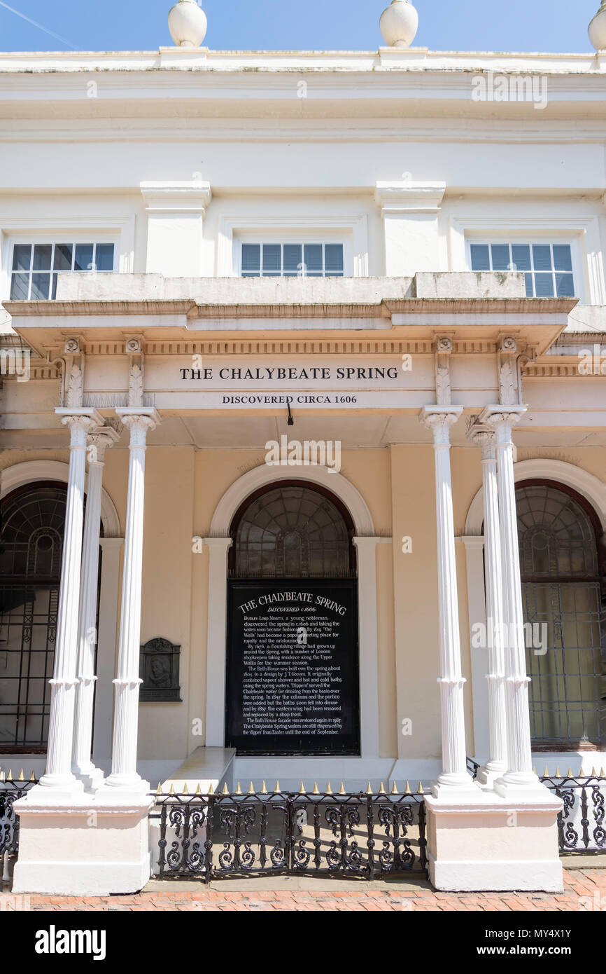 La molla Chalybeate (1606), The Pantiles, Royal Tunbridge Wells, Kent, England, Regno Unito Foto Stock