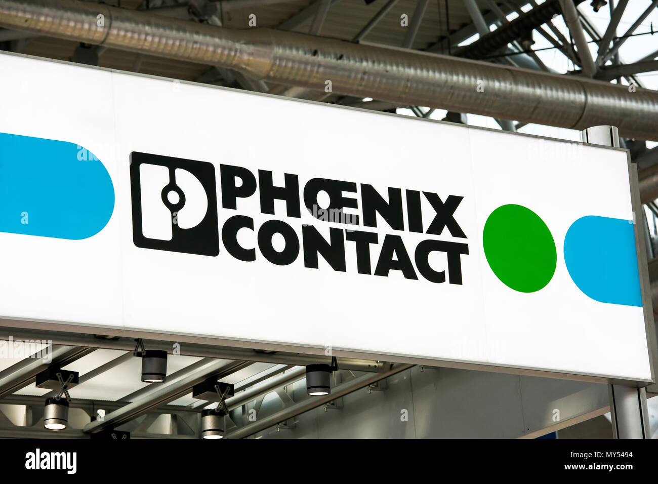 Phoenix Contact segno del logo. Phoenix Contact è società tedesca nei settori di ingegneria elettrica, elettronica e automazione Foto Stock