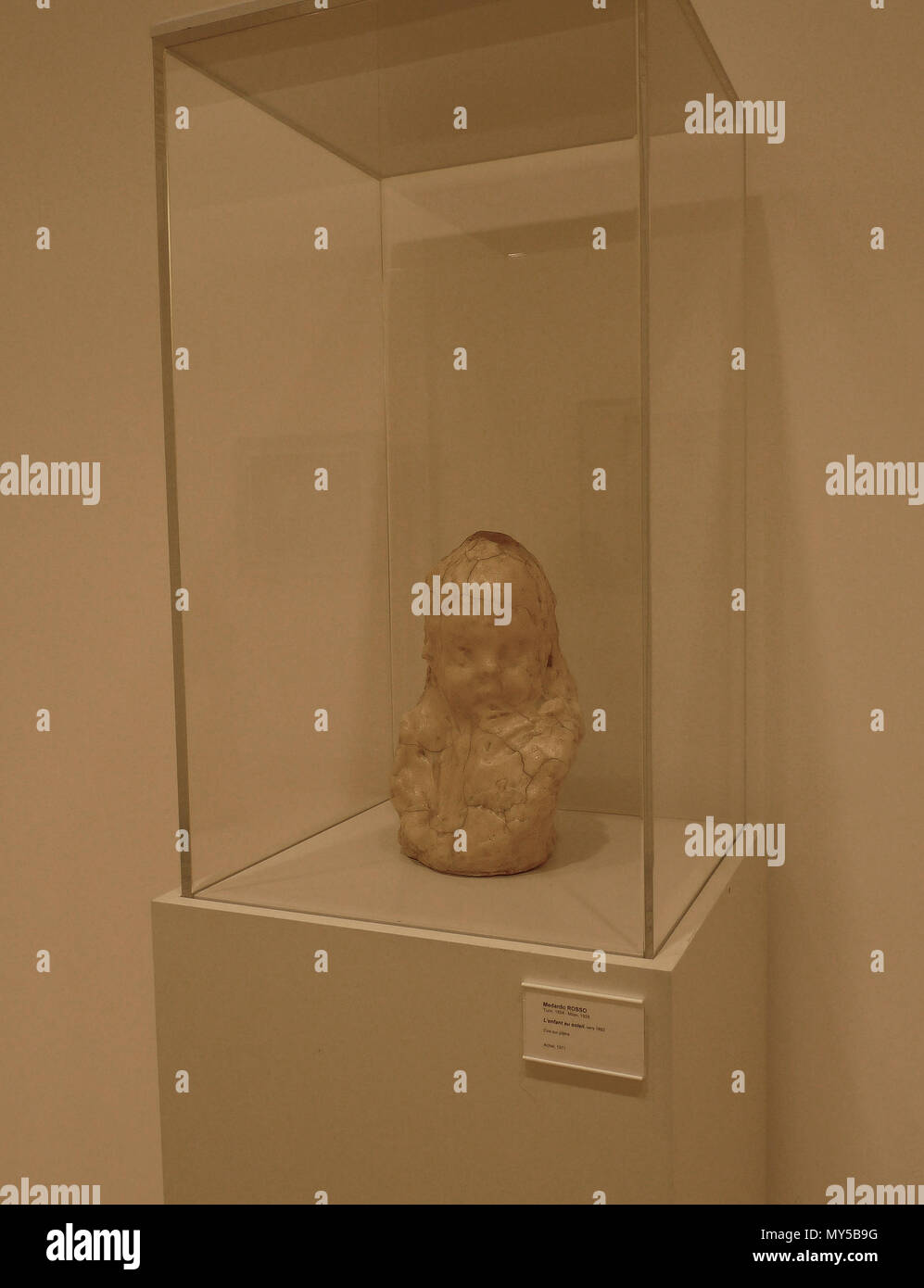 . Français : Medardo Rosso, L'enfant au soleil, cera sur plâtre, Musée d'Art Moderne et Contemporain de Strasbourg. circa 1892. Medardo Rosso (Torino 1858-Milano 1928) 357 Medardo Rosso-L'enfant au soleil (1) Foto Stock