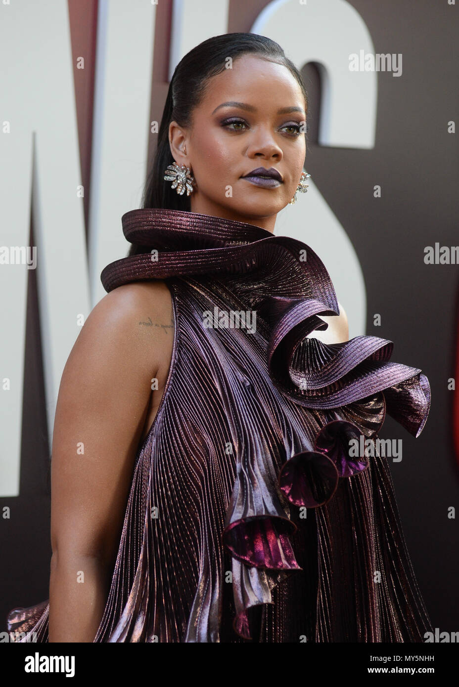 New York, Stati Uniti d'America. 5 Giugno, 2018. Rihanna assiste 'Ocean 8' Premiere mondiale a Alice Tully Hall il 5 giugno 2018 a New York City. Credito: Erik Pendzich/Alamy Live News Foto Stock