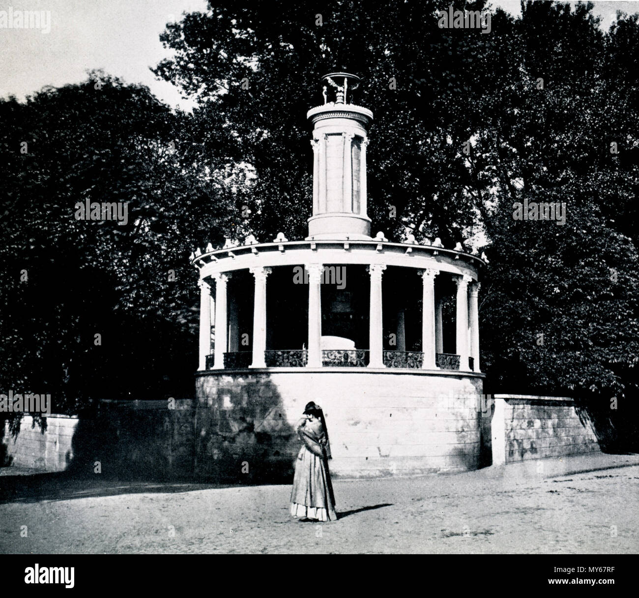 . Deutsch: Die Rotunde am Park Klein-Glienicke, Foto von Robert Scholz, um 1875 . 15 settembre 2012, 09:27:22. Robert Scholz, 1875 298 Klein-Glienicke Rotunde Robert Scholz Foto Stock