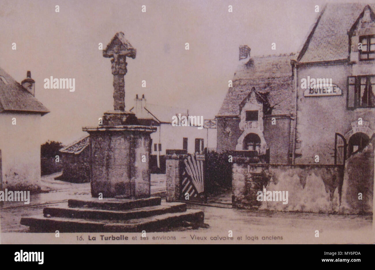 . Français : Croix Brogard (ancien), La Turballe . Il 26 giugno 2015. Foto non créditée 310 La Turballe croix Brogard ancien Foto Stock . Français : Croix Brogard (ancien), La Turballe . Il 26 giugno 2015. Foto non créditée 310 La Turballe croix Brogard ancien Foto Stock