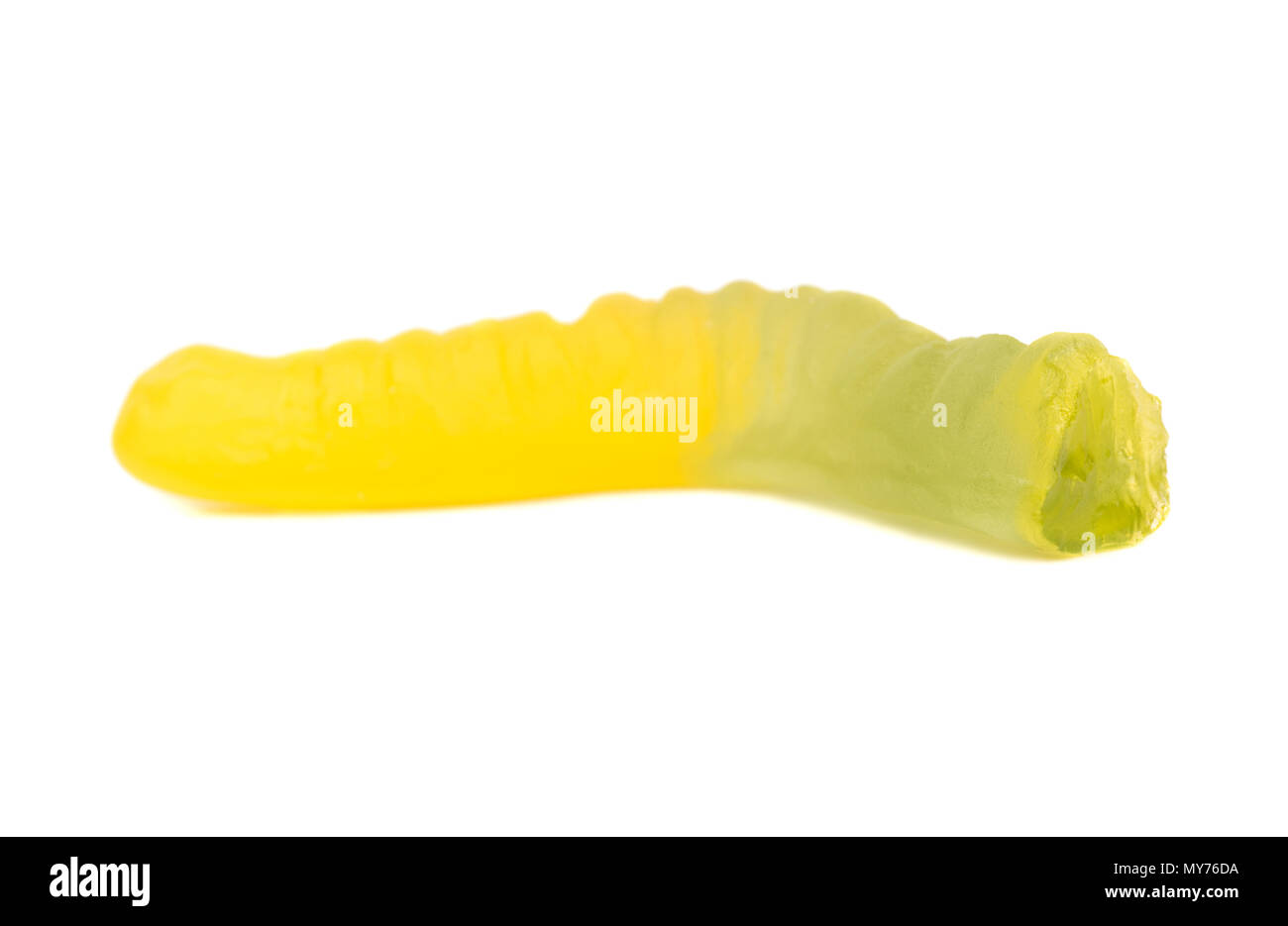 Mezza jelly candy worm su sfondo bianco Foto Stock