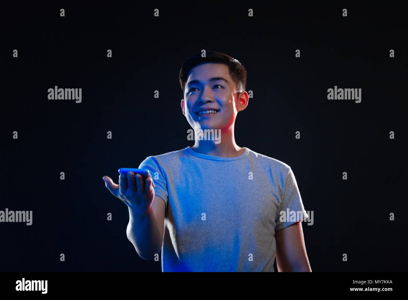 Lieto uomo felice di essere in un buon umore Foto Stock