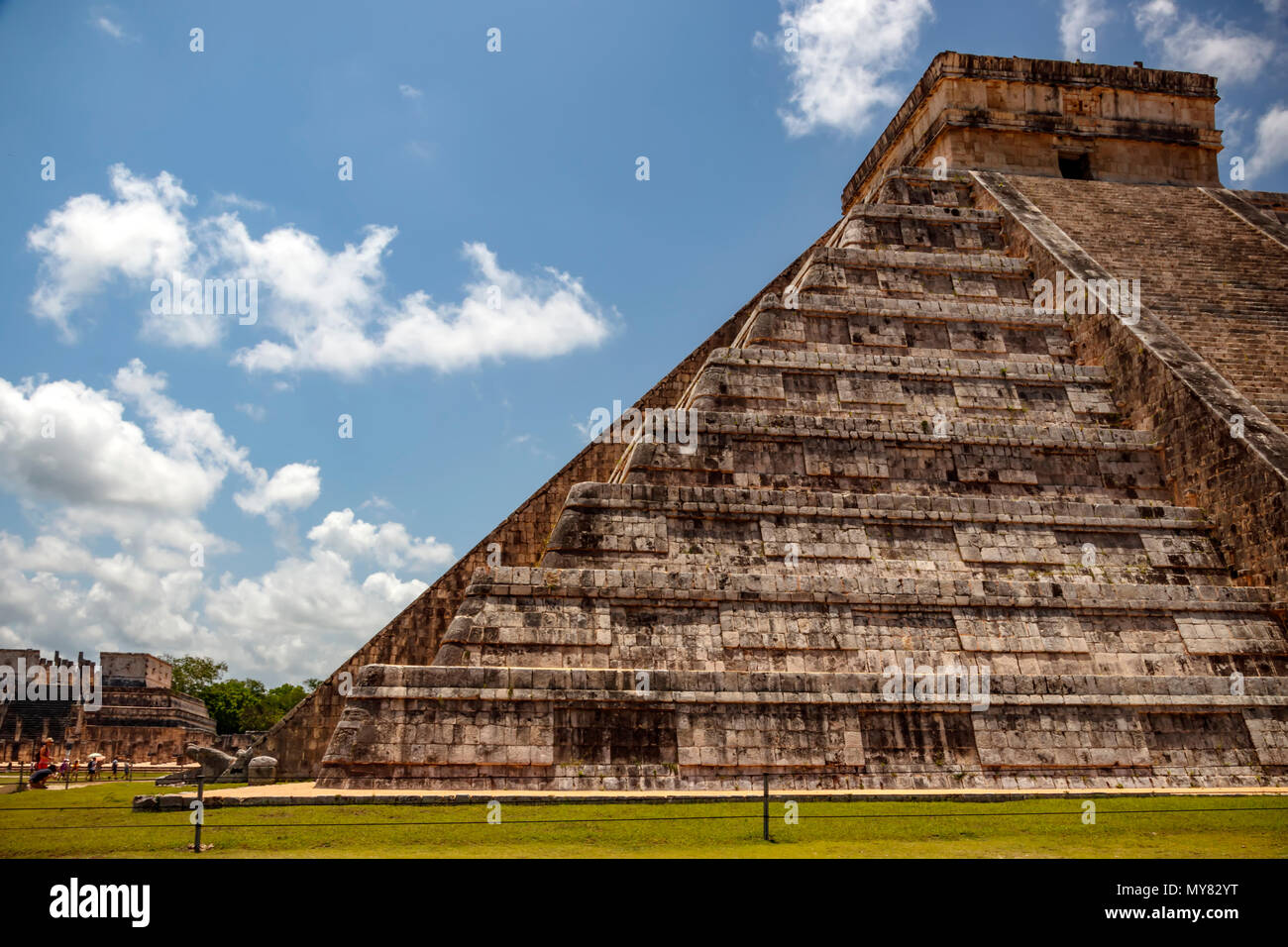 Vista laterale del nove gradini della piramide Maya Foto Stock