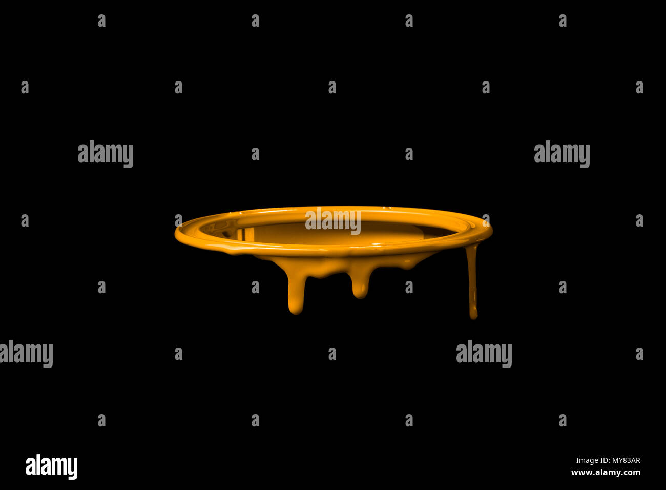 Vernice colorata perde giù sulla parete della benna in metallo. Isolato su sfondo nero Foto Stock