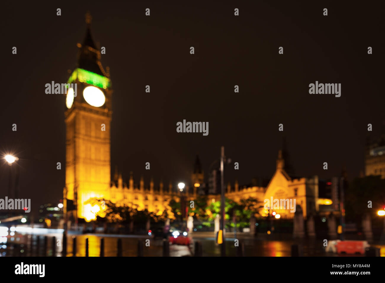 Meta turistica molto Big Ben e le Camere del Parlamento nella notte le luci Foto Stock