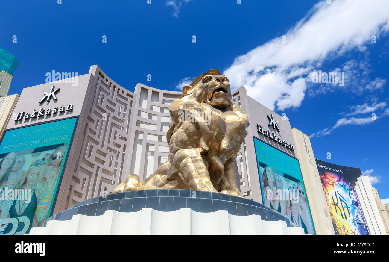Las Vegas, Nevada - 28 Maggio 2018 : il famoso, giant Golden Lion esterno al MGM Grand Hotel and Casino in Las Vegas strip Foto Stock