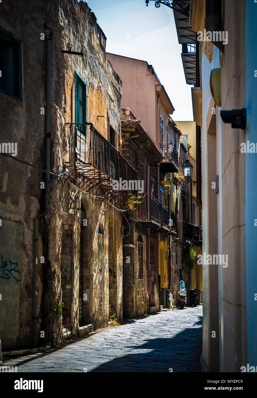Classic edifici della città vecchia,Palermo,Italia.2013. Foto Stock
