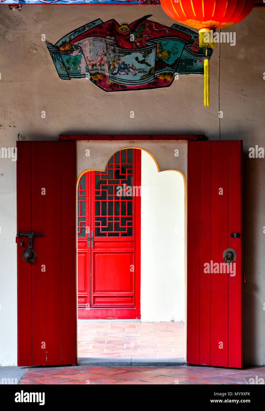 Oriental porta rossa Foto Stock