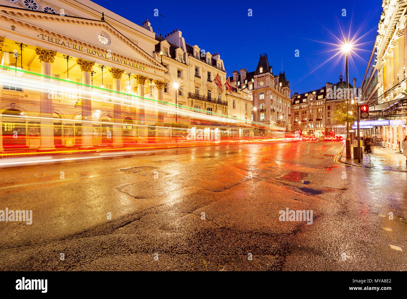 Haymarket Street e Royal Theatre di Londra Regno Unito Foto Stock