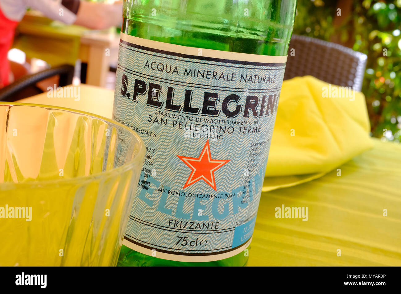 Acqua S.Pellegrino - Bottiglia in vetro da 1 litro