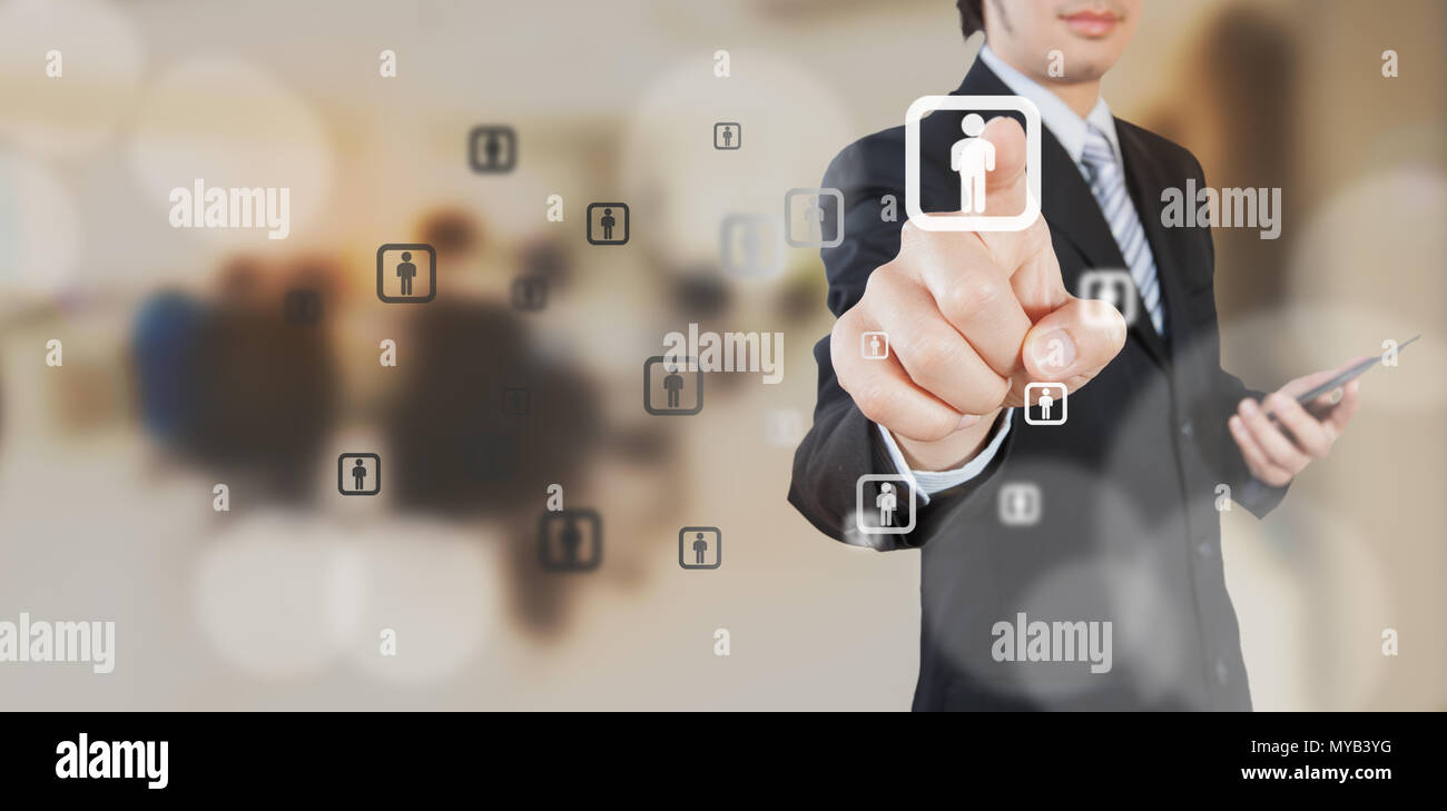 Imprenditore lavora con digital visual object, risorse umane concept Foto Stock