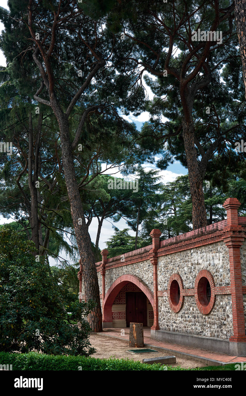 Pittoresca struttura nei giardini di Cecilio Rodriguez nel parco del buono di ritiro (Parque del Buen Retiro) di Madrid, Spagna. Foto Stock