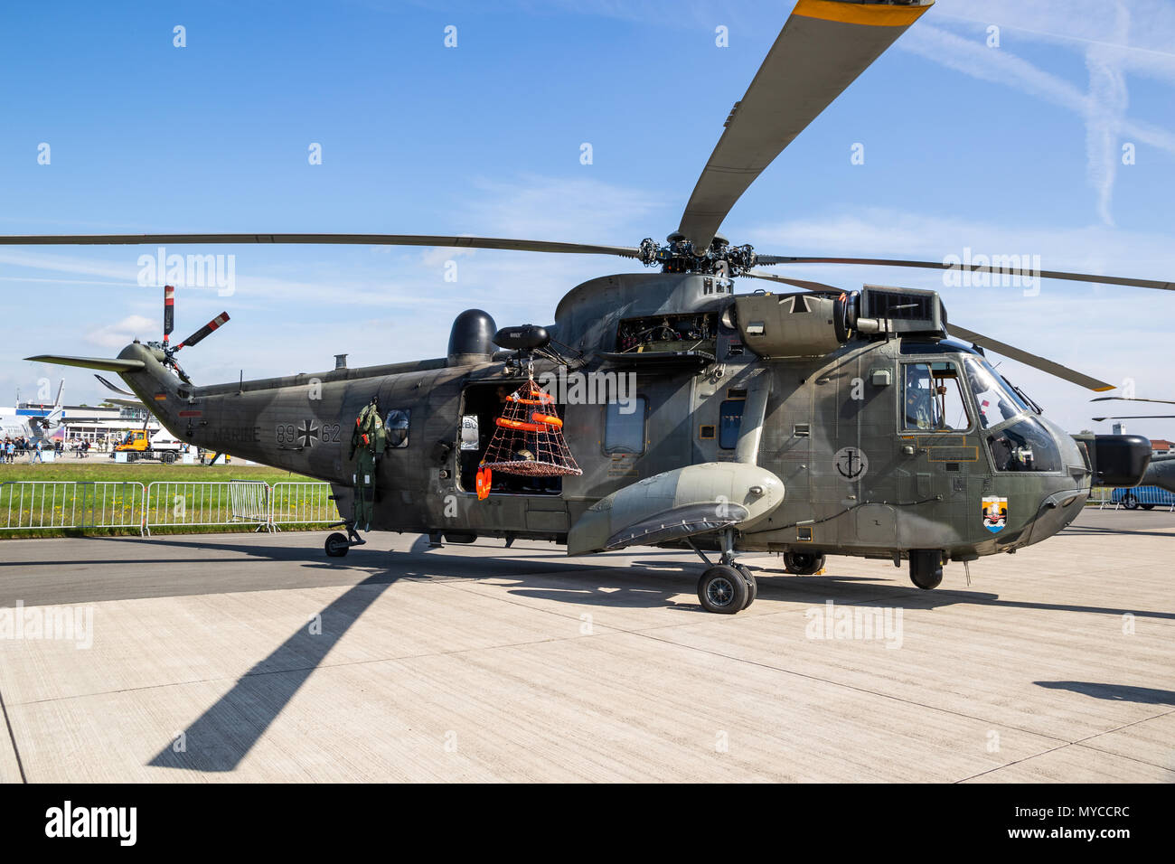 Berlino, Germania - Apr 27, 2018: Marina Militare Tedesca Sikorsky Sea King Salvataggio in elicottero dal MFG-5 su display a Berlino ILA Air Show. Foto Stock