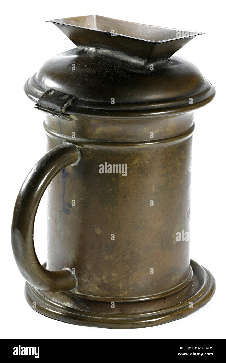 Vecchia donazione può isolati su sfondo bianco Foto Stock