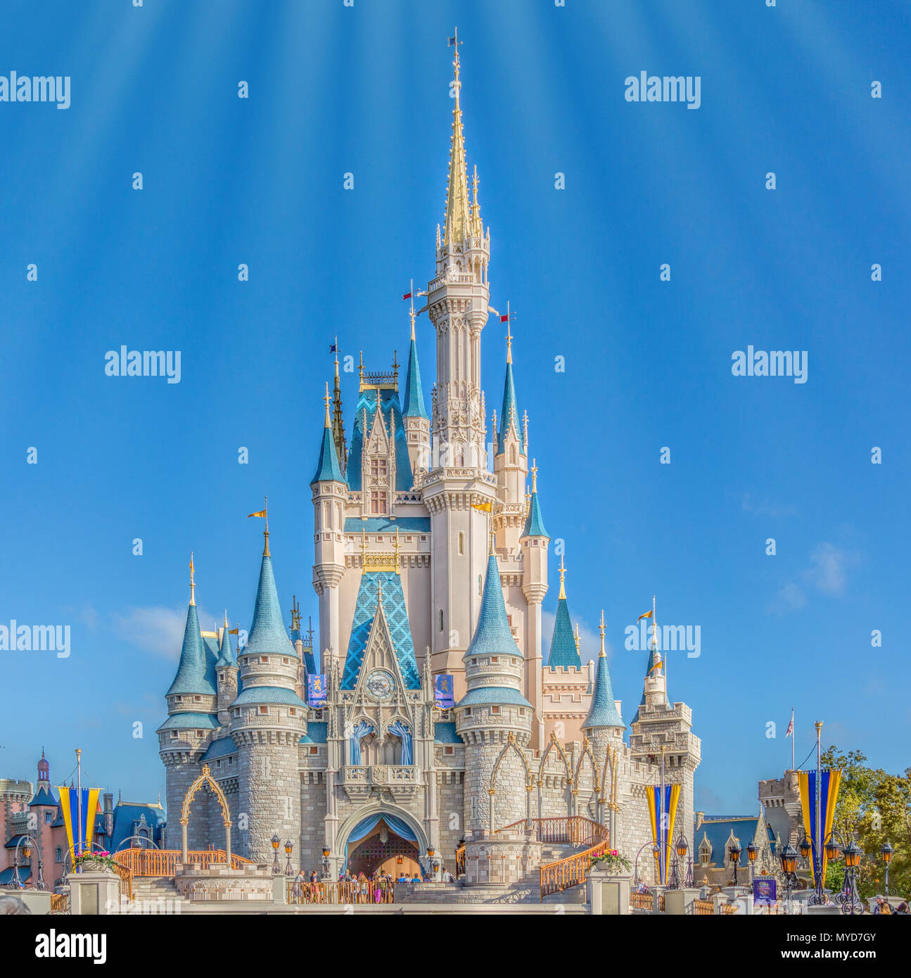Cenerentola del castello alla fine della strada principale di Fantasyland, il Regno Magico di Disney World a Orlando in Florida. Foto Stock