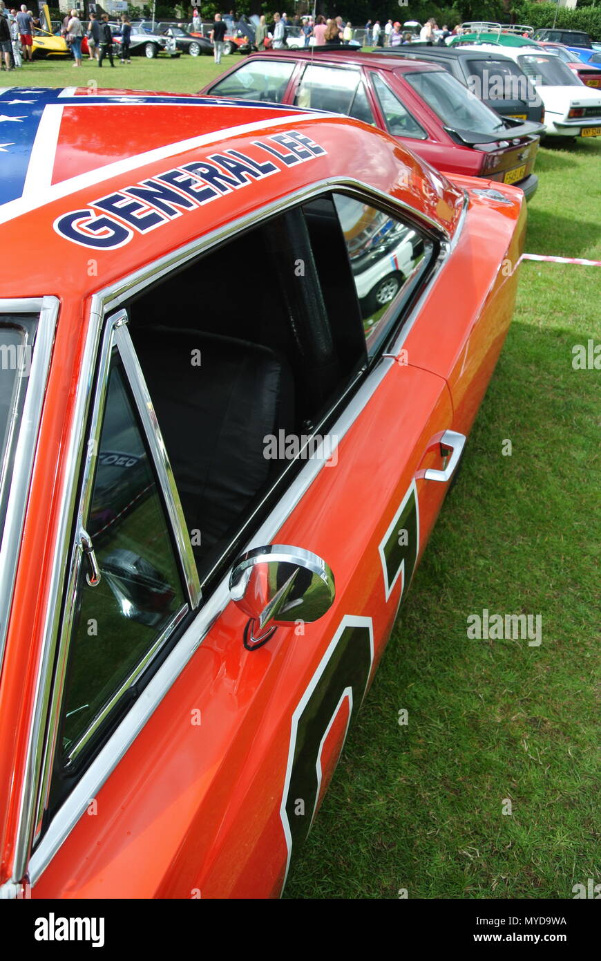 Il Generale Lee duchi di Hazzard 1969 Dodge Charger ventilatore integrato  replica sul display in English Riviera Classic Car Show, Paignton, Devon,  Inghilterra Foto stock - Alamy