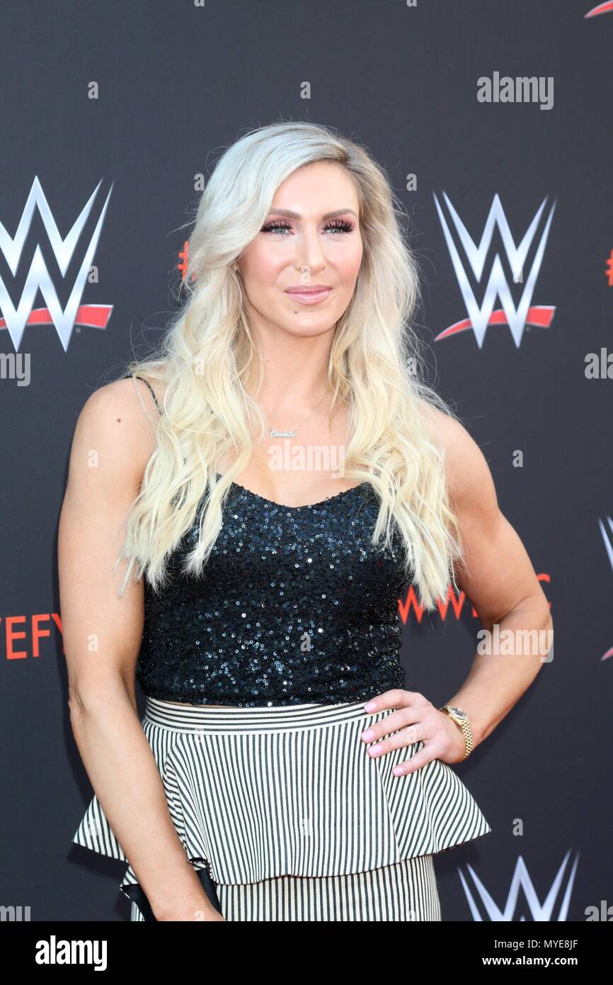 A nord di Hollywood, CA. Il 6 giugno, 2018. Charlotte Flair presso gli arrivi per World Wrestling Entertainment WWE evento FYC, Saban Media Center al Television Academy, North Hollywood CA Giugno 6, 2018. Credito: Priscilla concedere/Everett raccolta/Alamy Live News Foto Stock