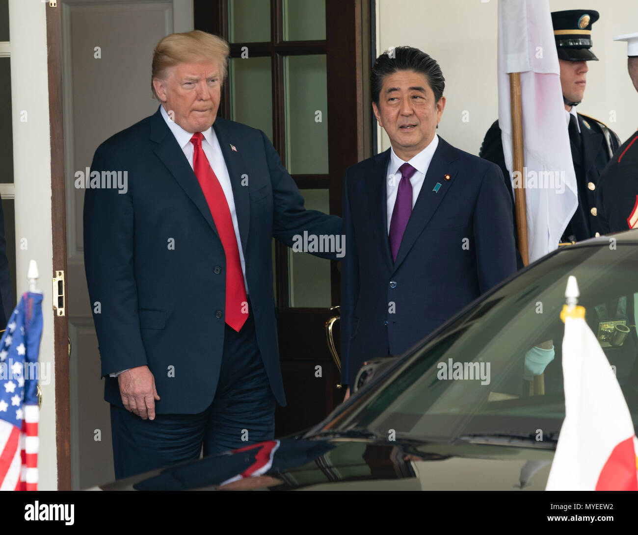Il Presidente degli Stati Uniti, Trump accoglie Primo Ministro giapponese Shinzo Abe alla Casa Bianca di Washington, DC, 7 giugno 2018. Credito: Chris Kleponis/CNP /MediaPunch Foto Stock