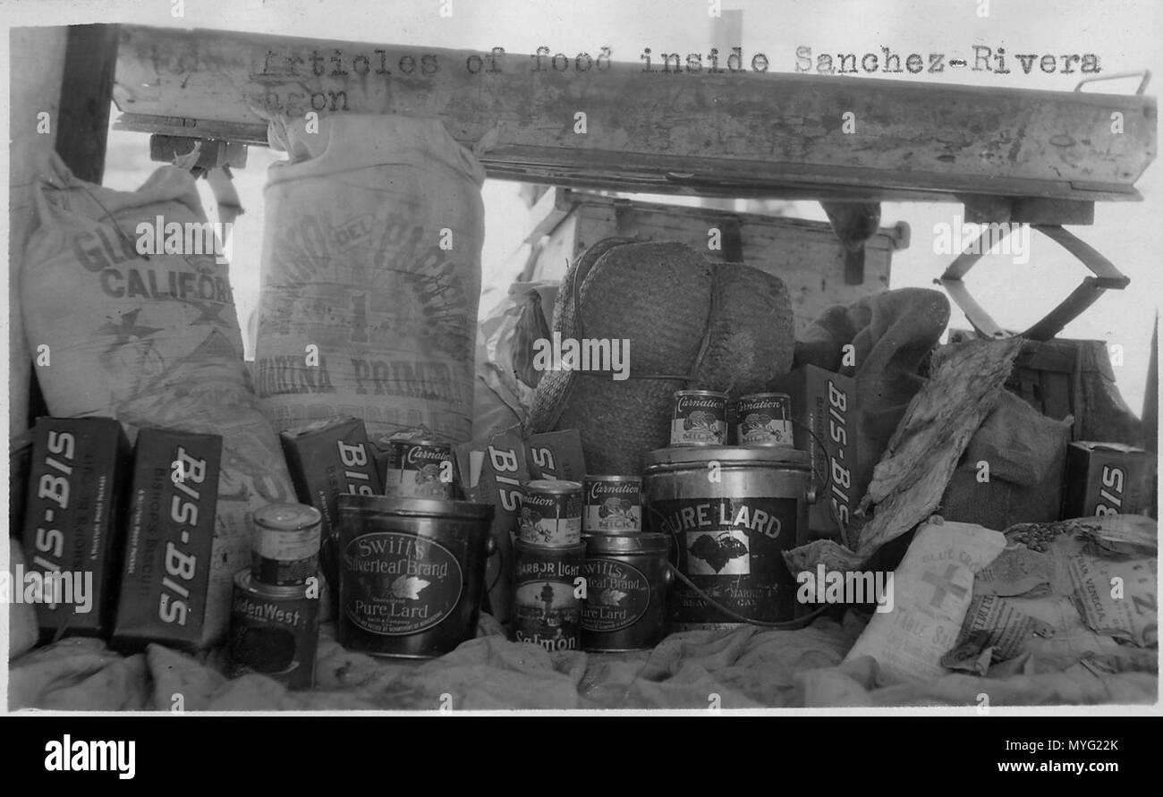 Articoli di cibo all'interno Sanchez-Rivera carro. - Foto Stock