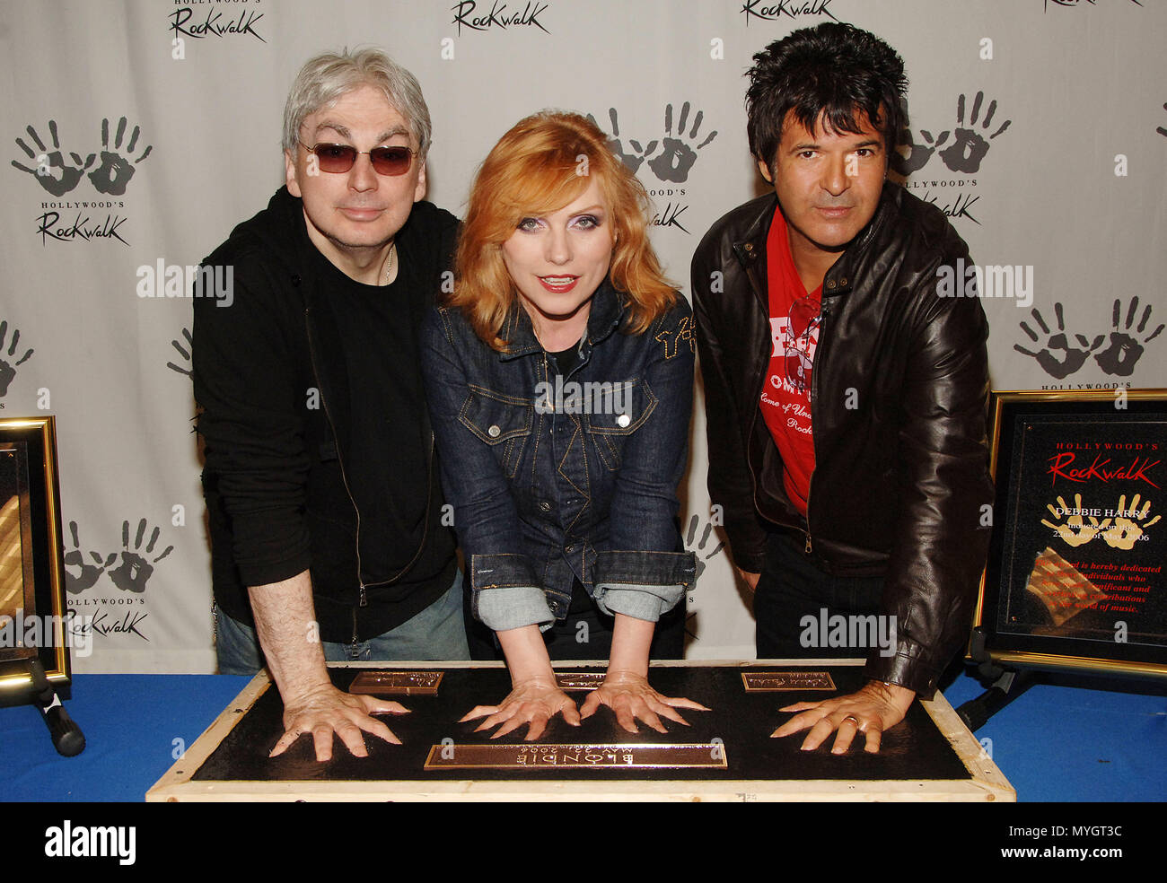 BLONDIE ( ChrisStein, Debbie Harry e Clem Burke ) introdotto nella Hollywood RockWalk a Los Angeles. Maggio 22, 2006. - 02 Blondie DHarry SteinSt BurkeCl.jpg02 Blondie DHarry SteinSt BurkeCl evento nella vita di Hollywood - California, tappeto rosso Evento, STATI UNITI D'AMERICA, industria cinematografica, celebrità, fotografia, Bestof, arte cultura e intrattenimento, Topix celebrità moda, migliori della vita di Hollywood, evento nella vita di Hollywood - California, movie celebrità, personaggi televisivi, musica celebrità, Topix, Bestof, arte cultura e intrattenimento, fotografia, inchiesta tsuni@Gamma-USA.com , Credit Foto Stock
