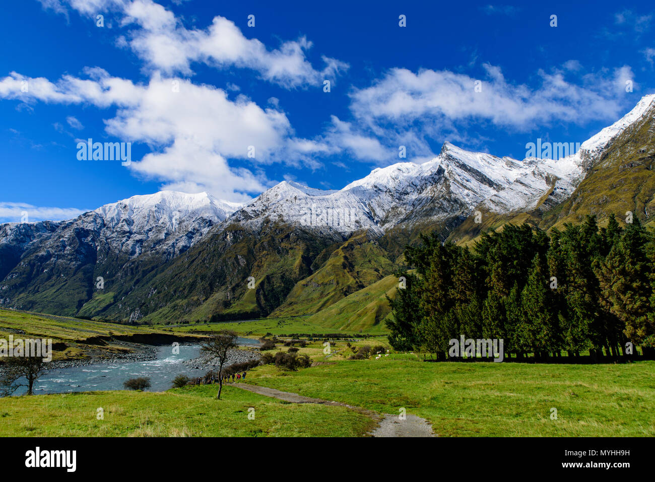 Neve Montagne e scorci naturali in Matukituki zona di valle, montare gli aspiranti il Parco Nazionale di South Island, in Nuova Zelanda Foto Stock