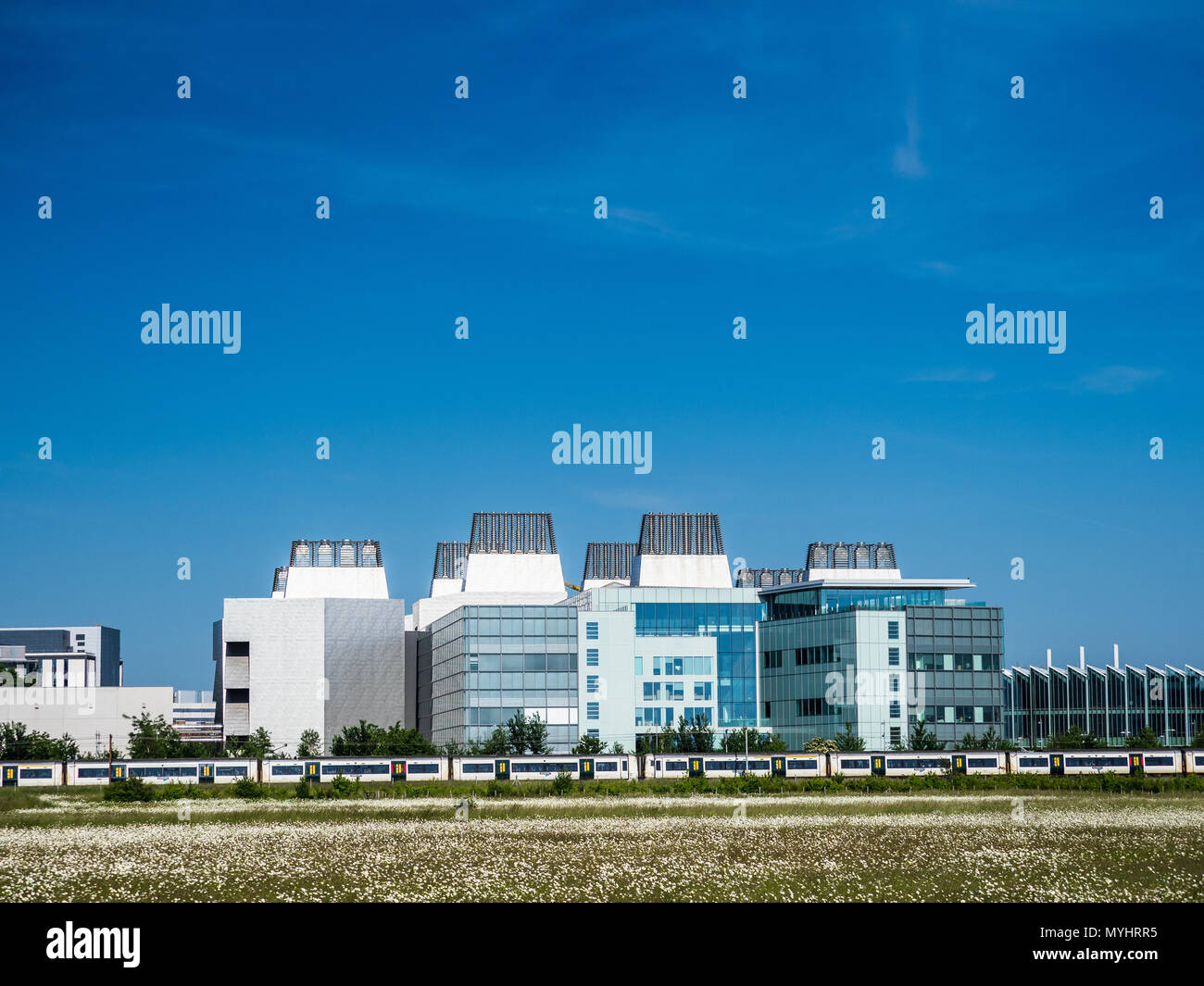 Cambridge Biomedical MRC - Laboratorio di Biologia Molecolare sul Cambridge Campus Biomedico, Addenbrookes Cambridge Regno Unito, aperto 2013 architetti RMJM Foto Stock