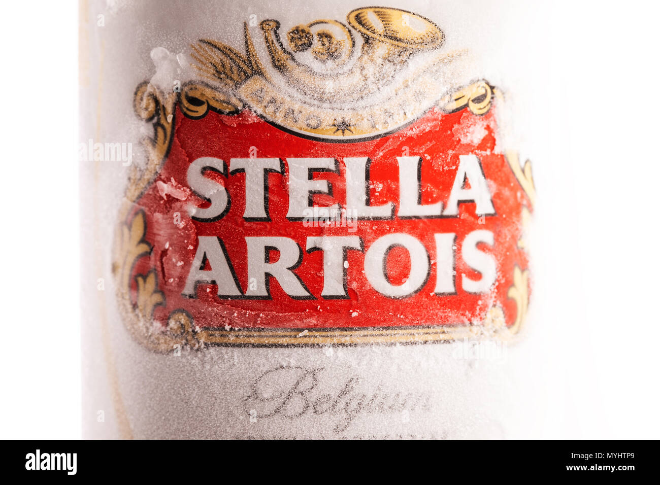 Varna, Bulgaria - 28 Maggio 2018: l'alluminio può della Stella Artois birra su sfondo bianco. Stella Artois è stata prodotta dal 1926 in Belgio. Foto Stock