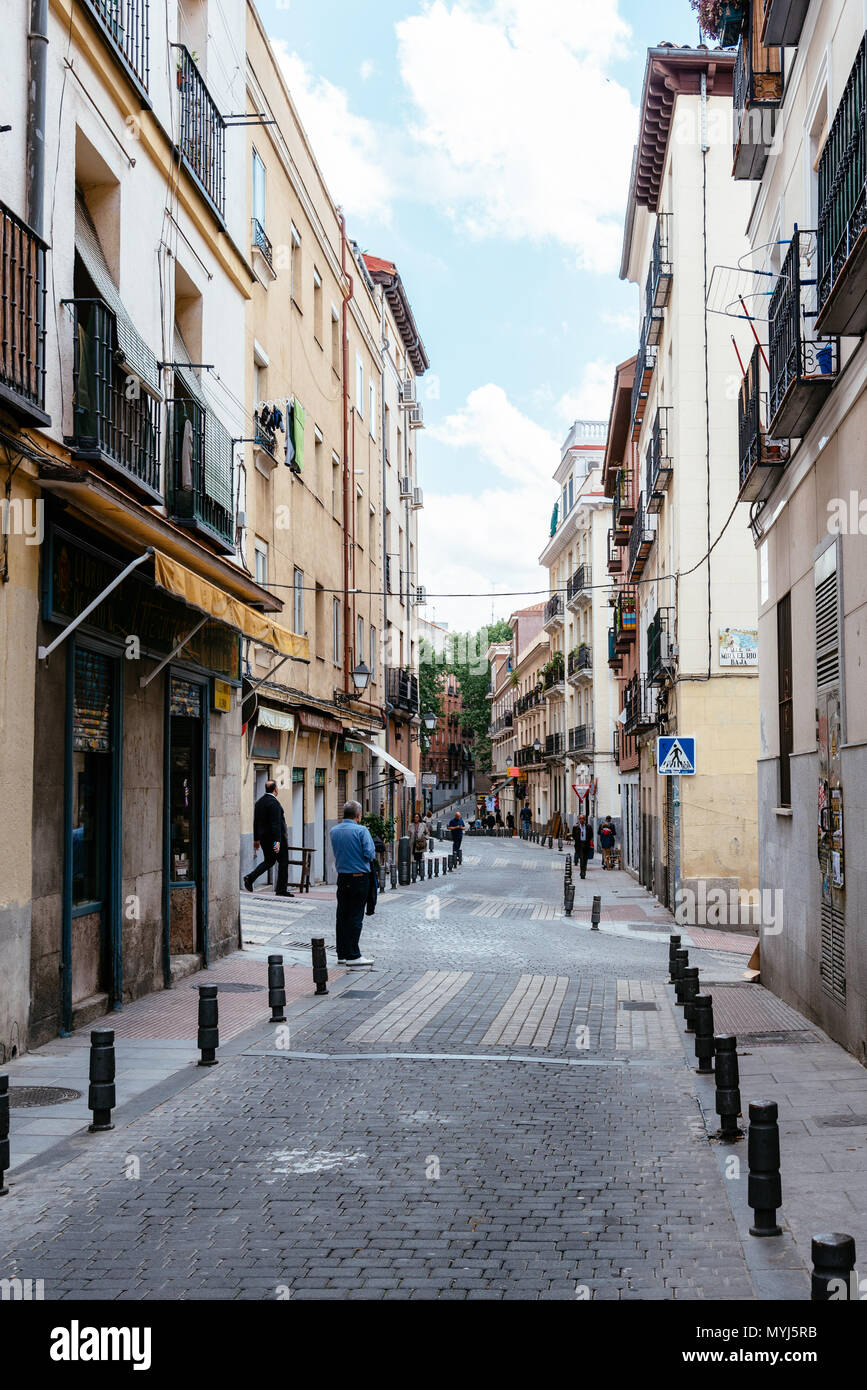 Madrid, Spagna - 2 Giugno 2018: Street View di Lavapies Trimestre in Madrid. Essa è stata a lungo considerata come il più tipico quartiere di Madrid, ora il suo grande Foto Stock